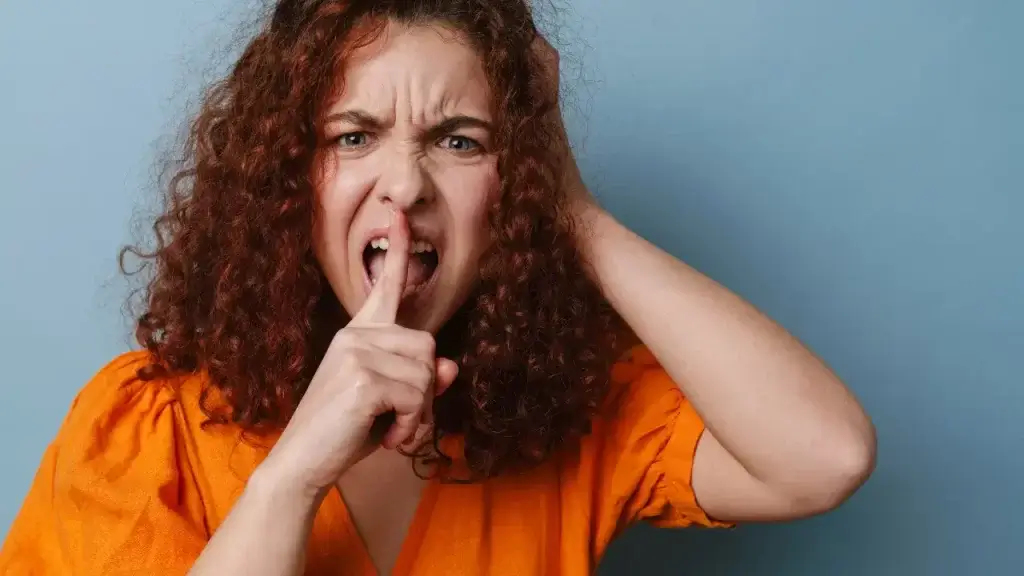 Você Está Sabotando Seu Relacionamento sem perceber? Muitas vezes, atitudes que parecem inofensivas podem minar a conexão emocional e afastar quem amamos.