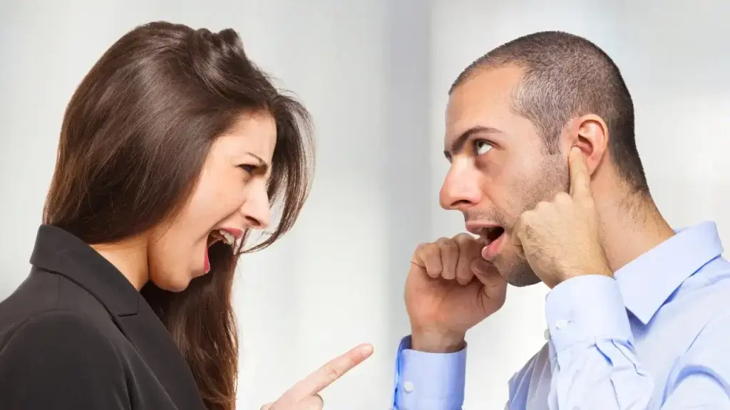 Esses sinais que o amor está acabando não acontecem de uma hora para outra ele acontece aos poucos, em silêncios que aumentam, em olhares que evitam, em toques que não acontecem mais. 